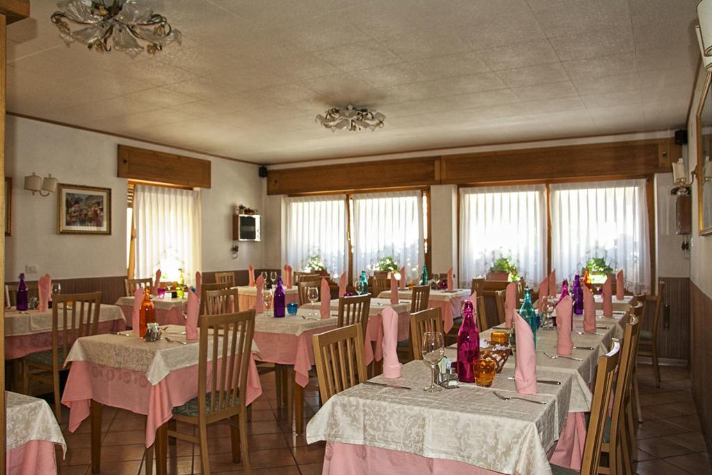 Albergo Ristorante Iris Auronzo di Cadore Exterior photo