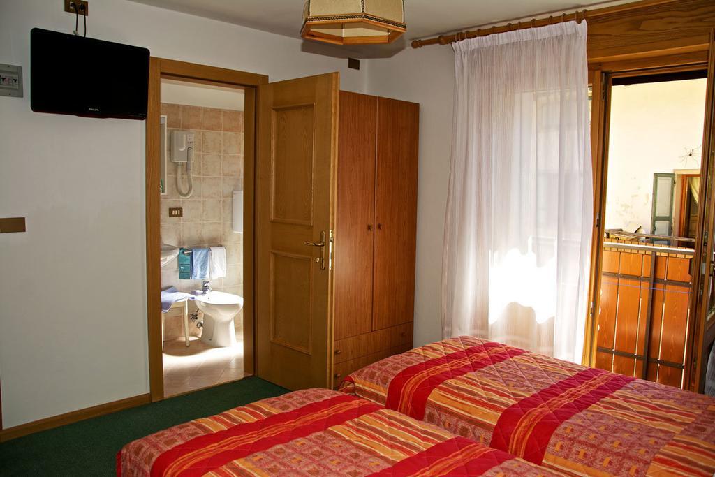 Albergo Ristorante Iris Auronzo di Cadore Exterior photo