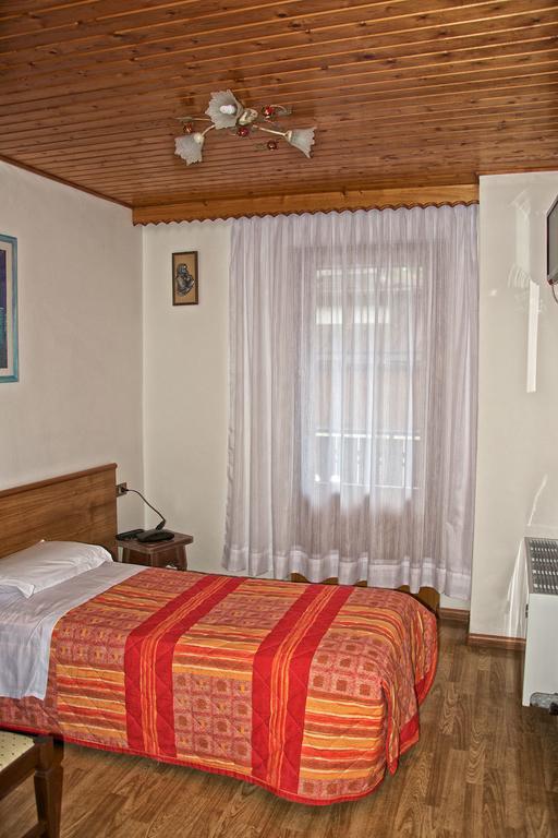 Albergo Ristorante Iris Auronzo di Cadore Room photo