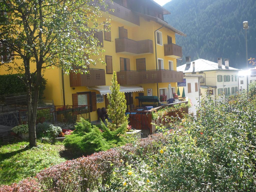 Albergo Ristorante Iris Auronzo di Cadore Exterior photo